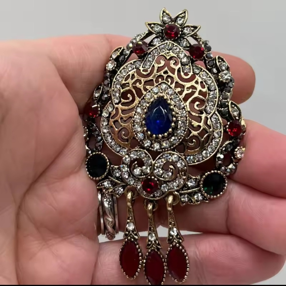 Vintage Baroque Openwork Palace Style Pendant Brooch Pin - Picture 2 of 8